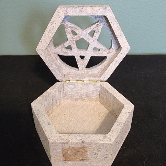 Soapstone Pentagram Trinket Box - Picture 4 of 9
